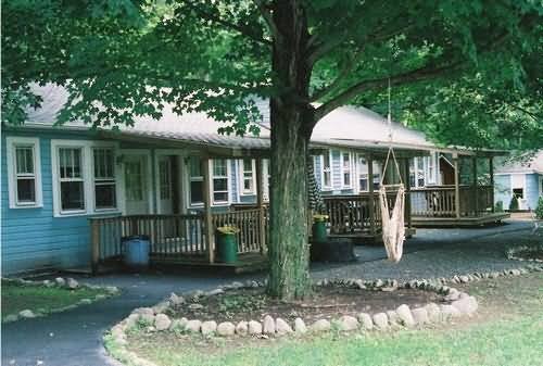 Valley Brook Inn and Cottages - Wurtsboro, NY