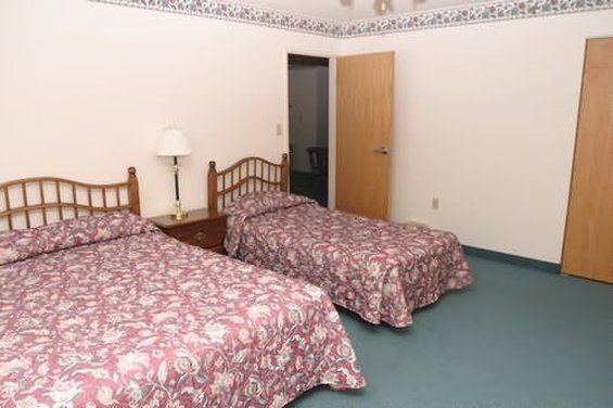 Cabot Motor Inn & Restaurant - Lancaster, NH