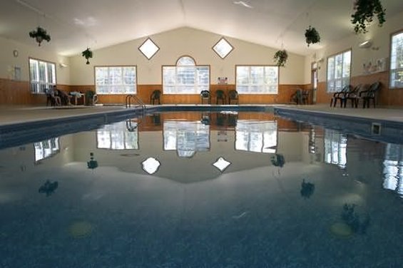 Cabot Motor Inn & Restaurant - Lancaster, NH
