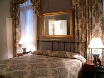 Chateau Hotel - Room
