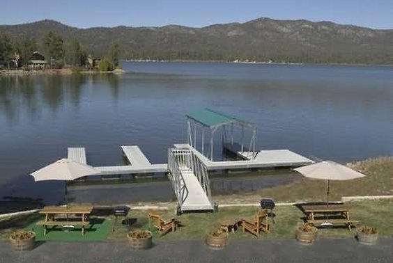 Big Bear Lake Front Lodge - Big Bear Lake, CA