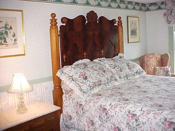 Open Hearth Inn - Ellsworth, ME