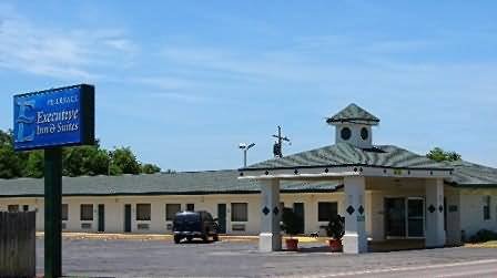 Pearsall Executive Inn - Pearsall, TX