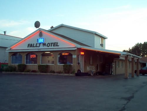Blue Falls Motel