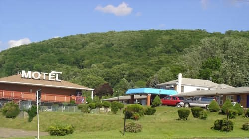 Parkway Inn