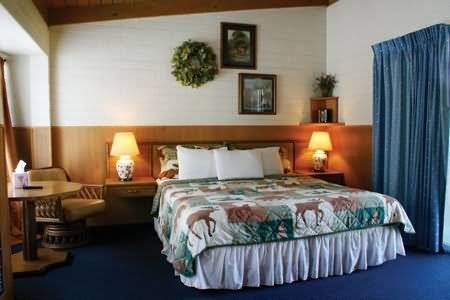 Sierra Lodge - Three Rivers, CA