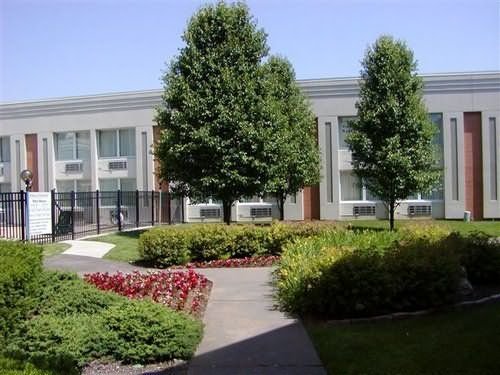 BEST WESTERN Airport Plaza Inn & Conference Center - Bridgeton, MO