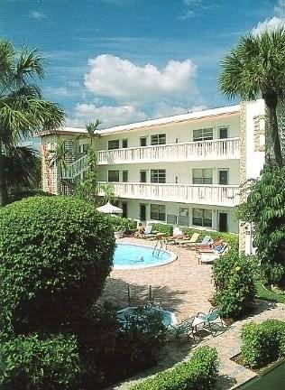 Deerfield Buccaneer Resort Apartments