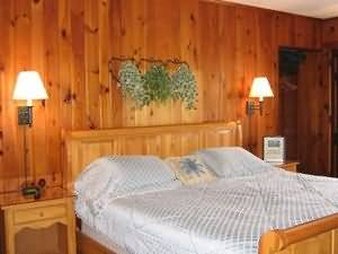 Chieftain Motor Inn - Hanover, NH