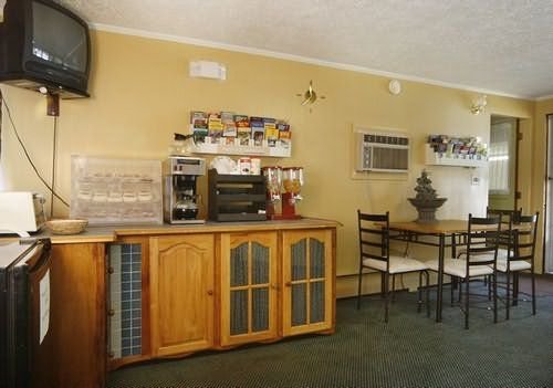 Sanford Inn - Sanford, ME