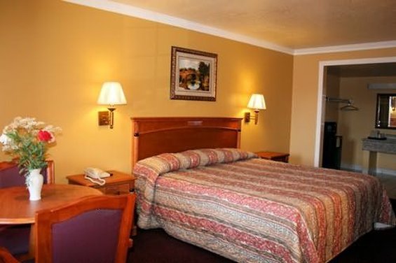 Chariot Inn Motel - Glendale, CA