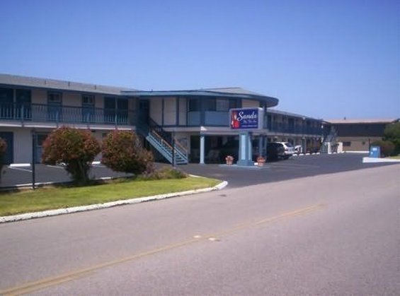 Sands By The Sea Motel