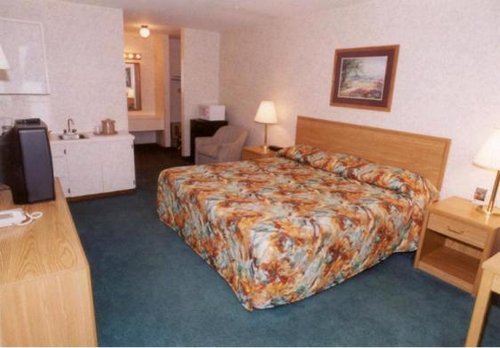 Canby Country Inn - Canby, OR