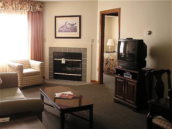 Centennial Apartments - Farmington, CT