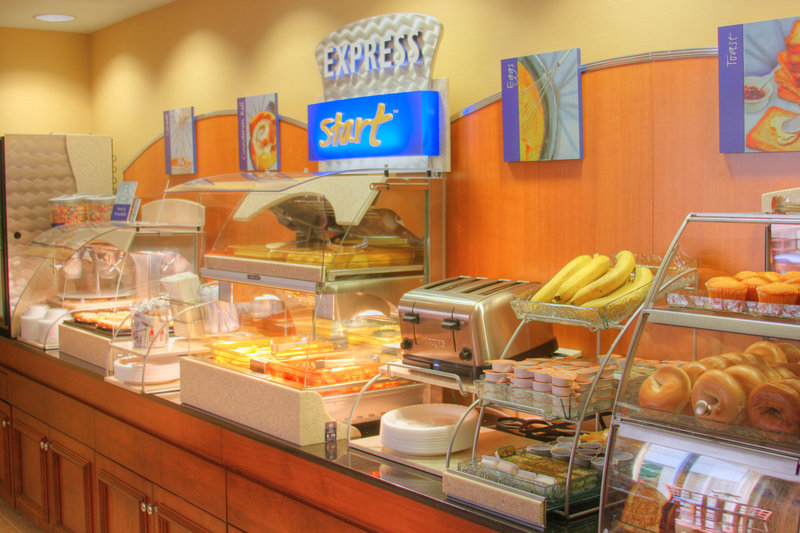 Holiday Inn Express ANDOVER NORTH-LAWRENCE - Lawrence, MA