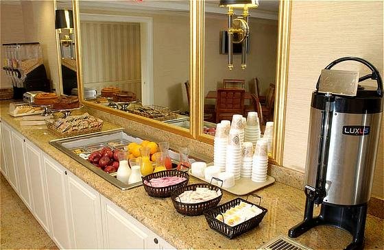 Rockville Center Inn - Lynbrook, NY