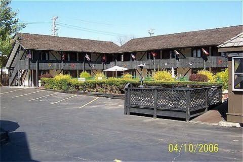 Michael's Swiss Inn - Highland, IL