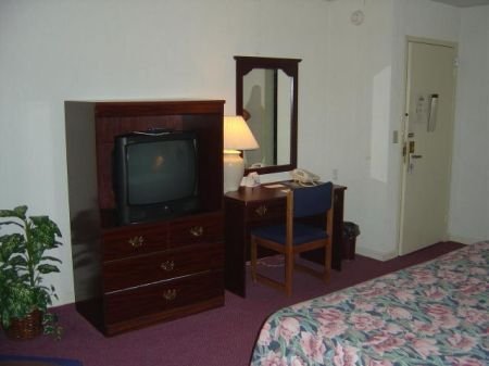 Americas Best Value Inn - Findlay, OH