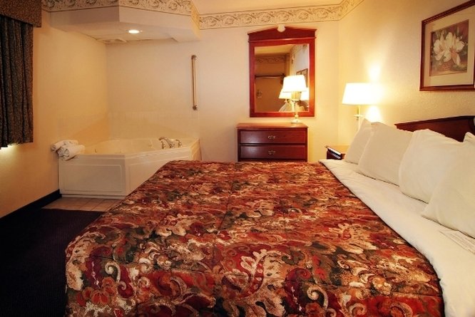 Americinn - Atchison, KS