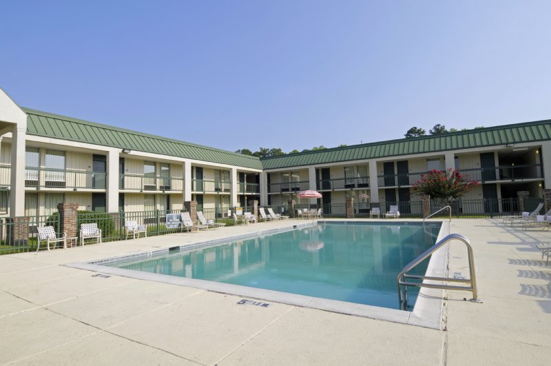 Econo Lodge Near Fort Stewart - Hinesville, GA