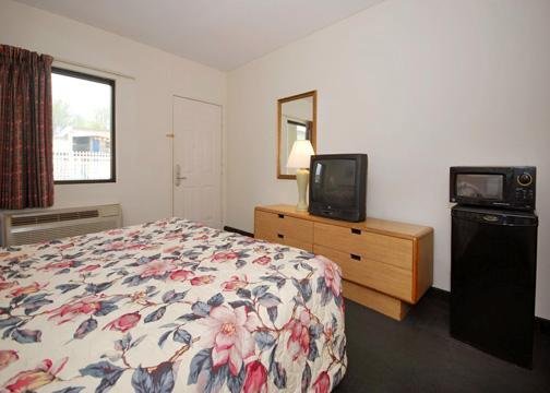 Econo Lodge Inn & Suites - Scottsboro, AL