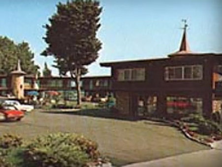 The Lodge - Charlevoix, MI
