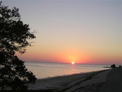 Tarpon Inn - Tarpon Springs, FL