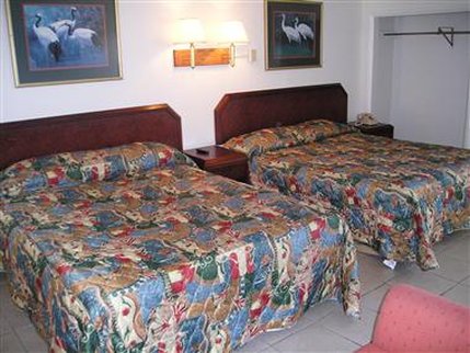 Tarpon Inn - Tarpon Springs, FL
