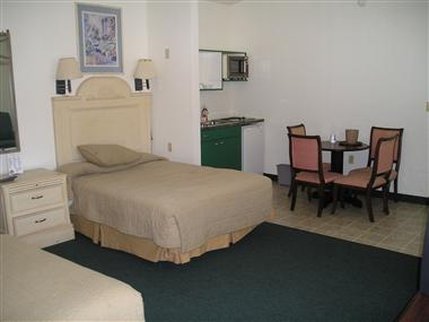 Tarpon Inn - Tarpon Springs, FL