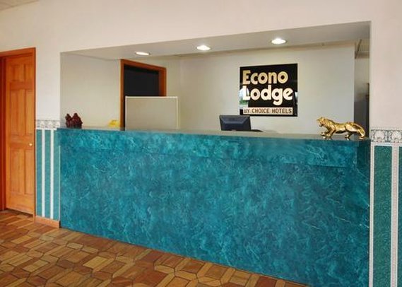 Econo Lodge - Nitro, WV