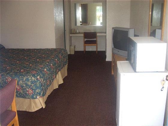 Relax Inn-Benton - Benton, AR