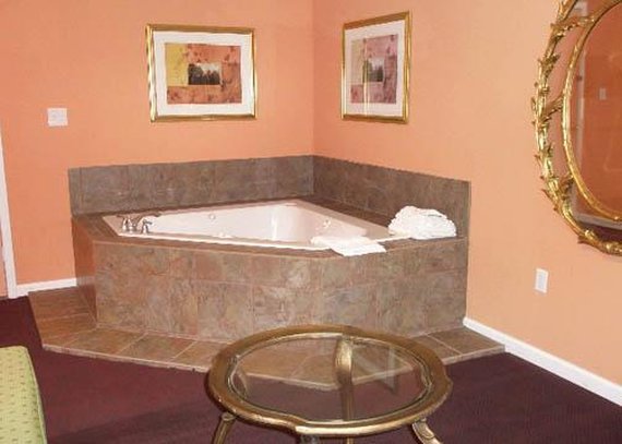 Rodeway Inn - Greensburg, PA
