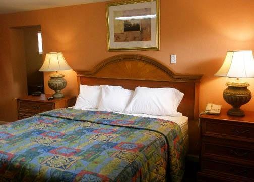 Rodeway Inn - Greensburg, PA