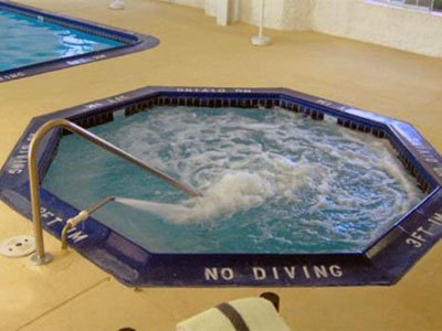 Charlevoix Inn & Suites - Charlevoix, MI