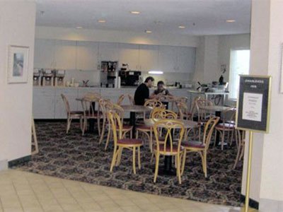 Charlevoix Inn & Suites - Charlevoix, MI