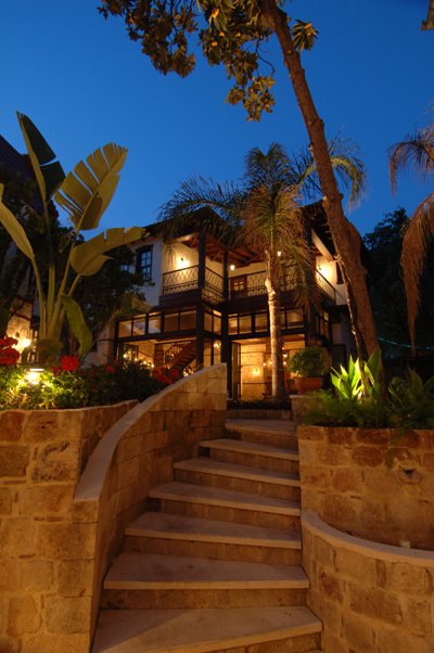 Tuvana Hotel | Tuzcular Mah. Karanlik Sok. 18 07100 /Antalya | +90 242 247 60 15