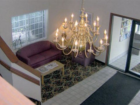 Charlevoix Inn & Suites - Charlevoix, MI