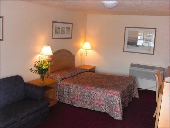 Amber Sky Motel - Uvalde, TX
