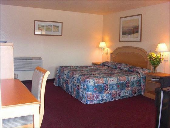 Amber Sky Motel - Uvalde, TX
