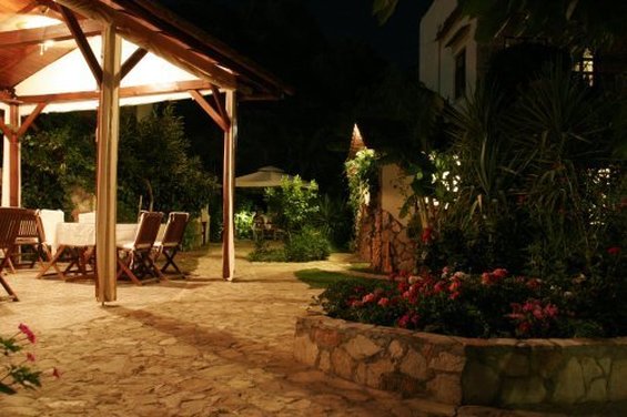 Hotel Villa Monte | Cirali, Kemer, Antalya 07980 /CIRALI | +90 242 825 72 25