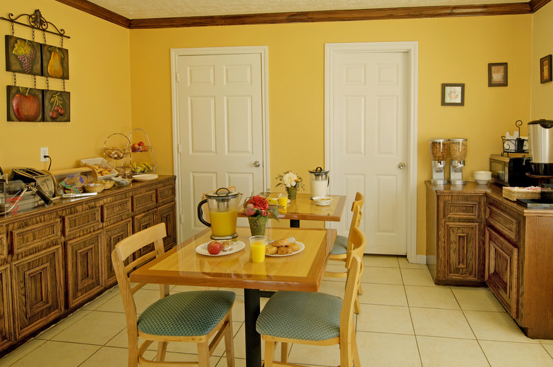 Americas Best Value Inn - Waller, TX