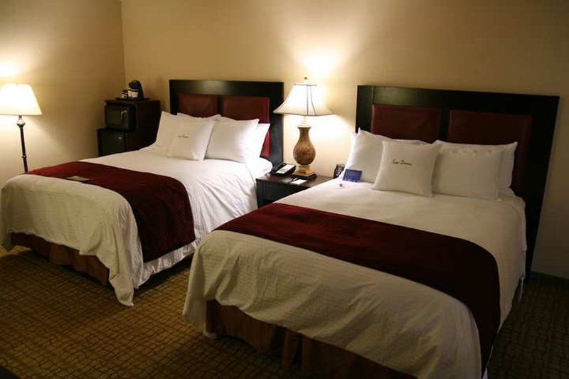 Doubletree Club By Hilton Hotel Springdale - Springdale, AR
