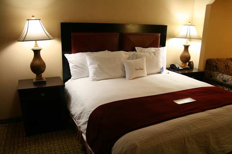 Doubletree Club By Hilton Hotel Springdale - Springdale, AR