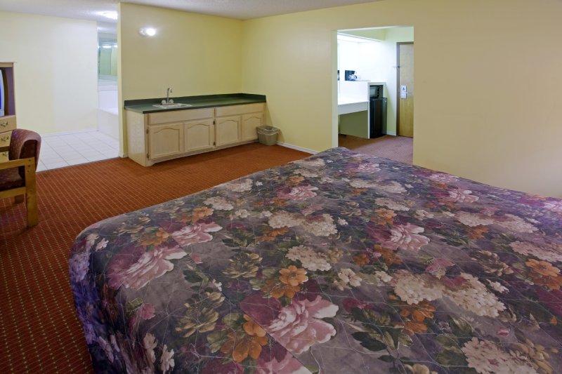 Americas Best Value Inn - Weslaco, TX