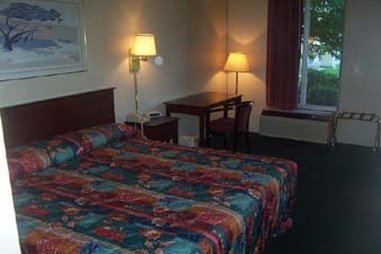 Knights Inn - Morehead, KY