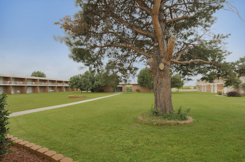 Americas Best Value Inn - Abilene, KS