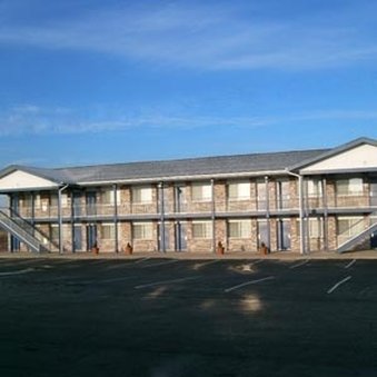 Harrisonville Inn And Suites - Harrisonville, MO