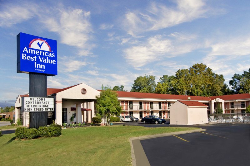 Americas Best Value Inn - Selma, AL