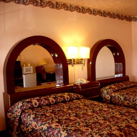 EXECUTIVE ROYAL INN - Clewiston, FL