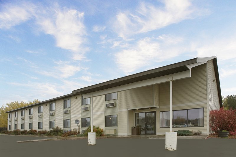 Americas Best Value Inn - Finlayson, MN